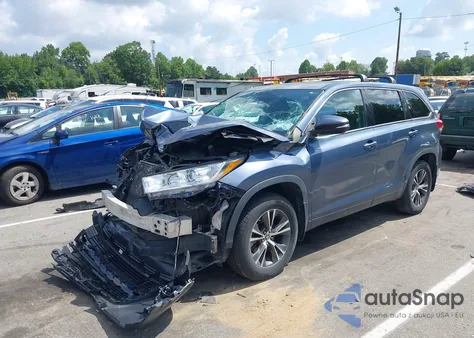 2018 Toyota Highlander Le Plus из США, поврежденный, VIN 5TDBZRFH3JS806347